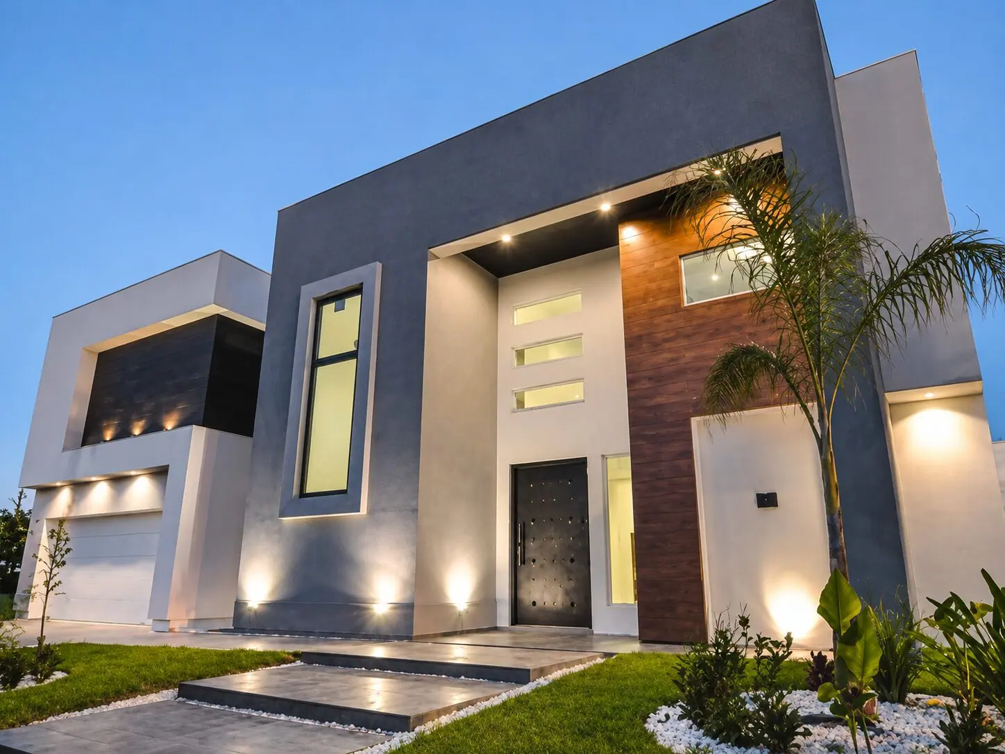 Custom home exterior built by Breman Construction in the Rio Grande Valley, TX