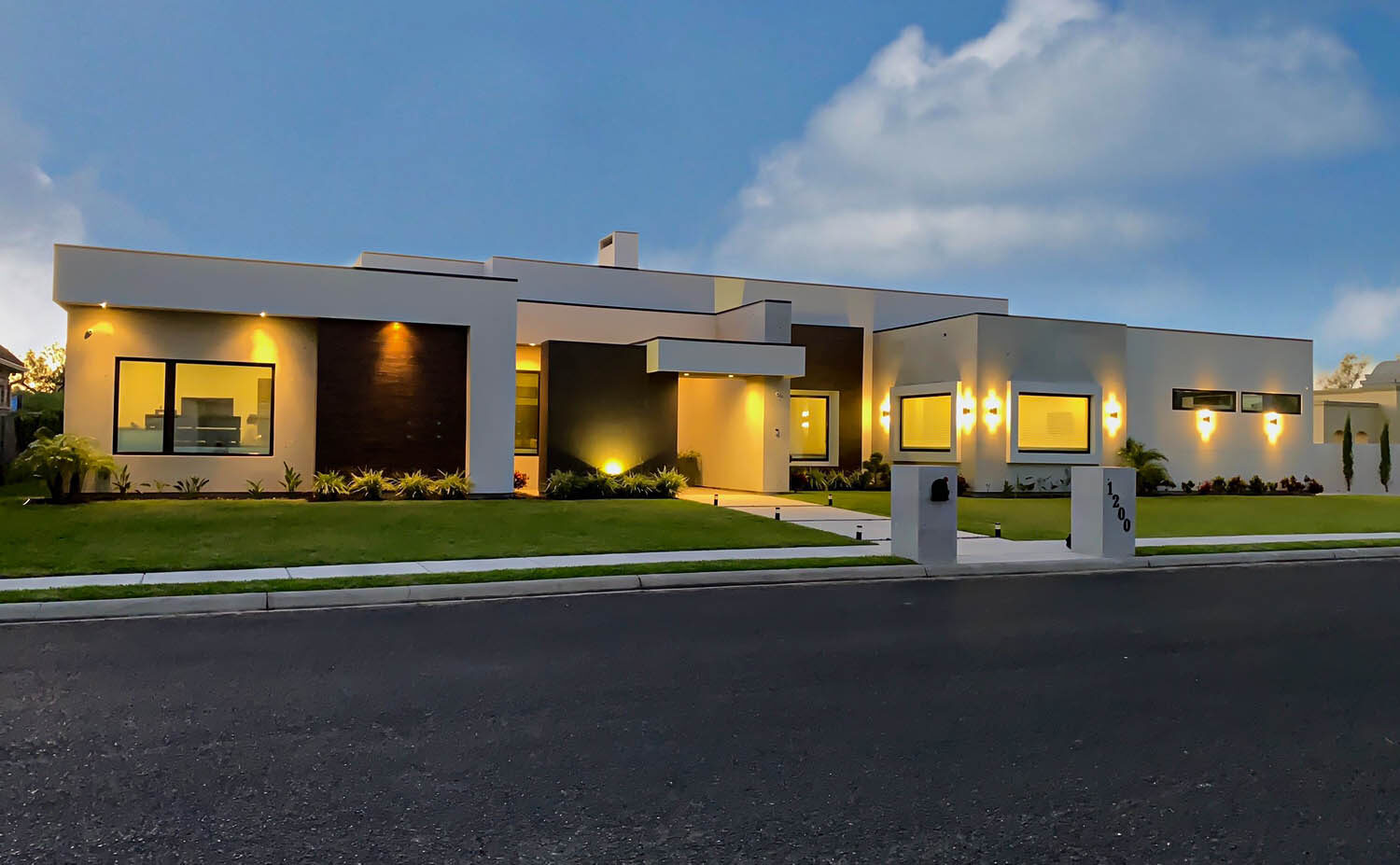 Breman custom home exterior — Rio Grande Valley (8)