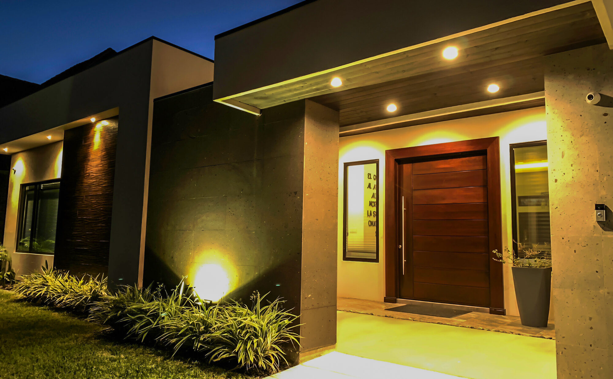 Breman custom home exterior — Rio Grande Valley (9)