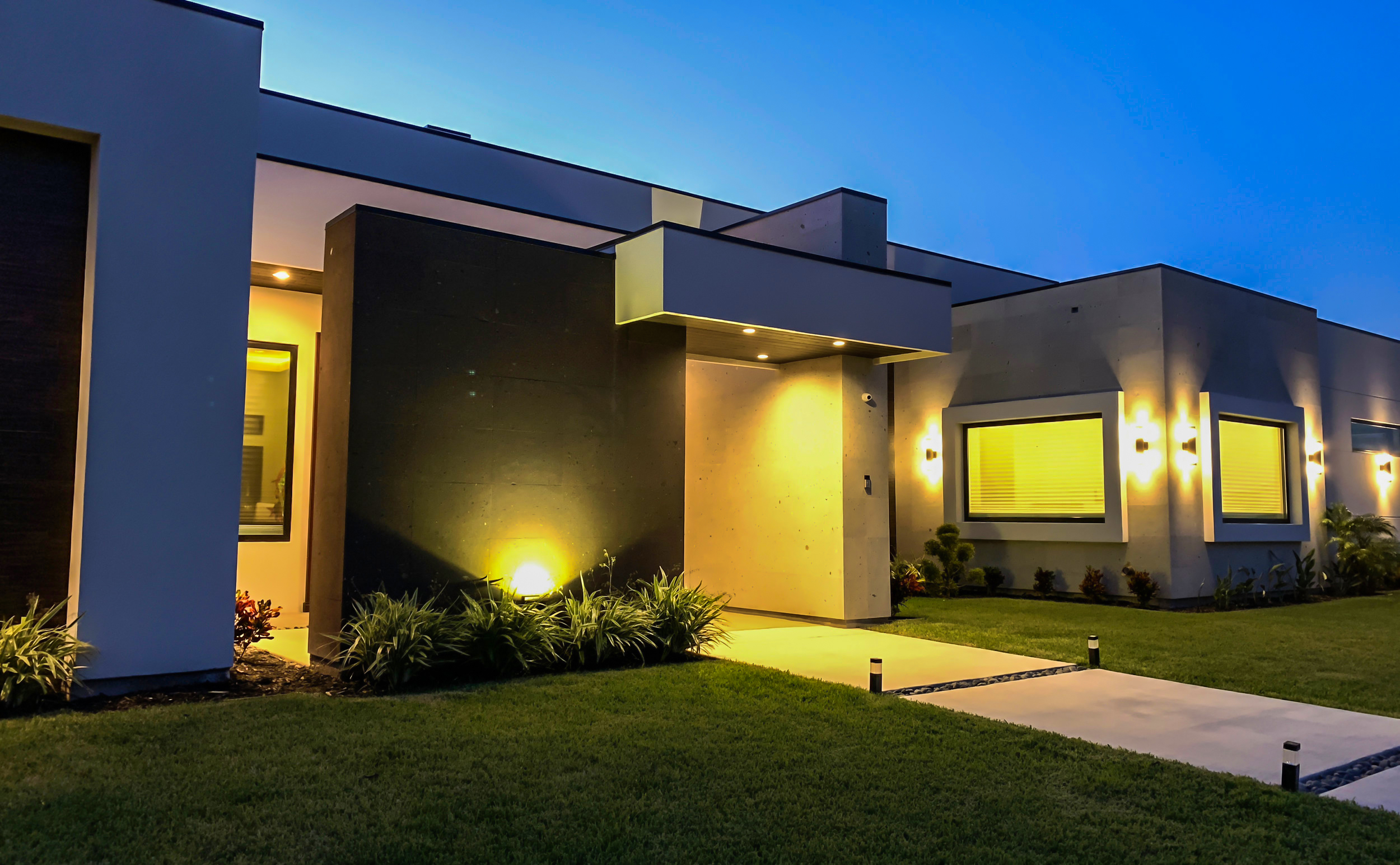 Breman custom home exterior — Rio Grande Valley (29)